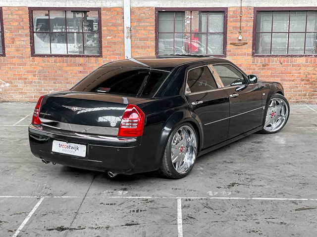 Chrysler 300c hemi 5.7 v8 340pk 2005 youngtimer - afbeelding 4 van  39