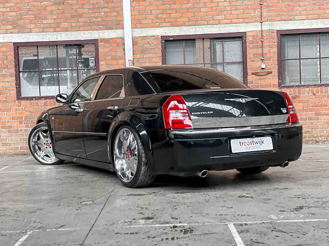Chrysler 300c hemi 5.7 v8 340pk 2005 youngtimer - afbeelding 6 van  39