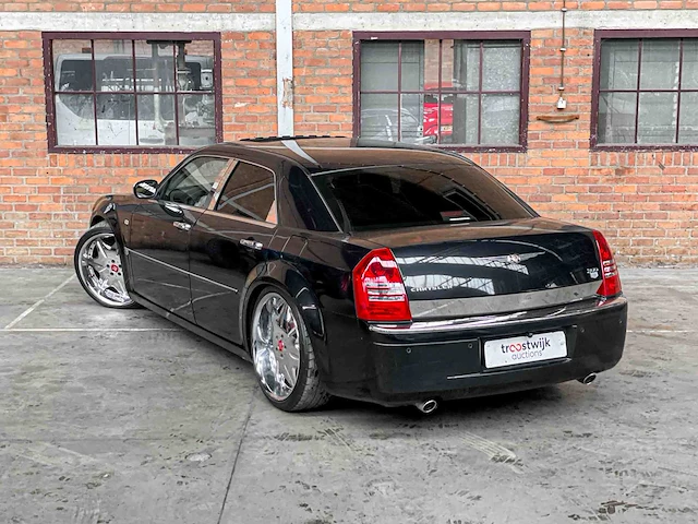 Chrysler 300c hemi 5.7 v8 340pk 2005 youngtimer - afbeelding 7 van  39