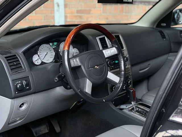 Chrysler 300c hemi 5.7 v8 340pk 2005 youngtimer - afbeelding 9 van  39
