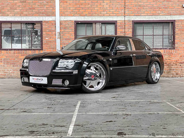 Chrysler 300c hemi 5.7 v8 340pk 2005 youngtimer - afbeelding 1 van  39
