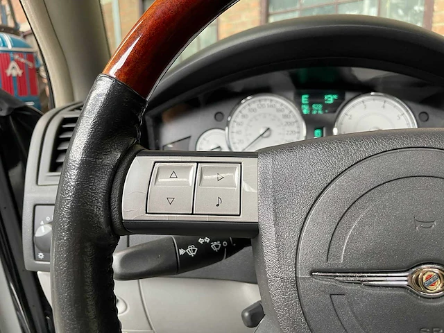 Chrysler 300c hemi 5.7 v8 340pk 2005 youngtimer - afbeelding 14 van  39