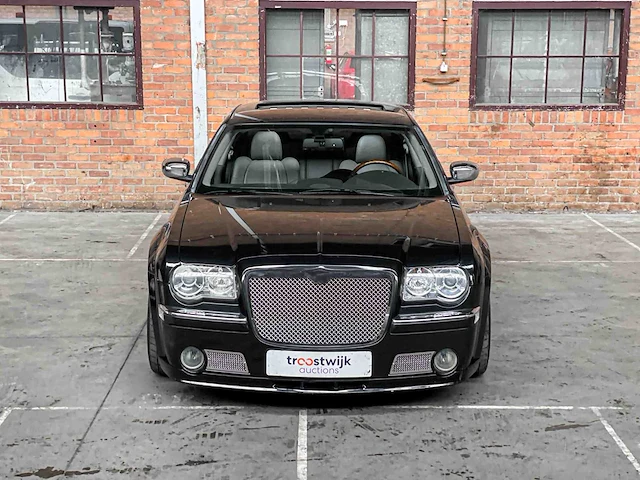 Chrysler 300c hemi 5.7 v8 340pk 2005 youngtimer - afbeelding 36 van  39