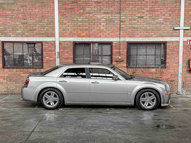 Chrysler 300c hemi 5.7 v8 340pk 2005 youngtimer - afbeelding 3 van  44