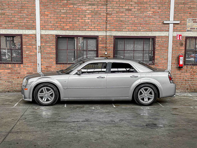 Chrysler 300c hemi 5.7 v8 340pk 2005 youngtimer - afbeelding 10 van  44