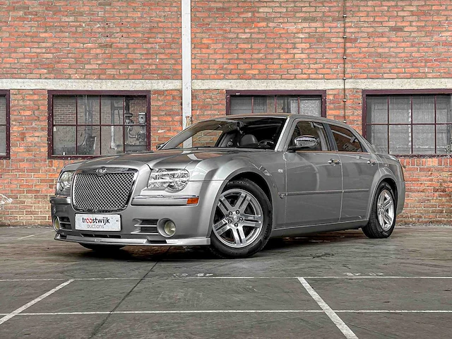 Chrysler 300c hemi 5.7 v8 340pk 2005 youngtimer - afbeelding 1 van  44