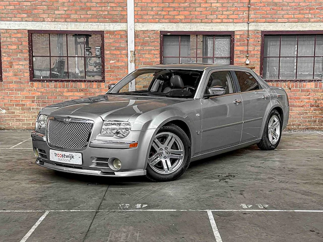 Chrysler 300c hemi 5.7 v8 340pk 2005 youngtimer - afbeelding 23 van  44