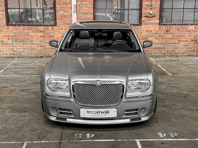 Chrysler 300c hemi 5.7 v8 340pk 2005 youngtimer - afbeelding 42 van  44