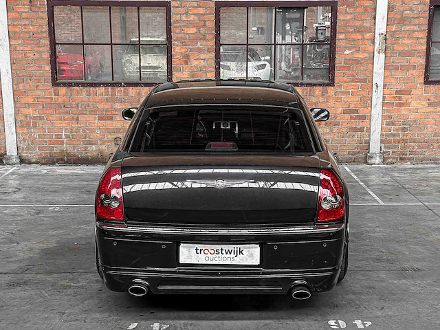 Chrysler 300c hemi 5.7 v8 340pk 2006 youngtimer - afbeelding 6 van  44