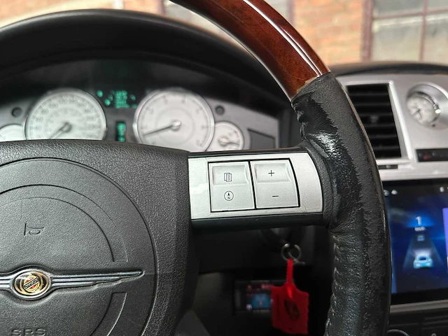 Chrysler 300c hemi 5.7 v8 340pk 2006 youngtimer - afbeelding 17 van  44