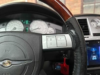 Chrysler 300c hemi 5.7 v8 340pk 2006 youngtimer - afbeelding 17 van  44