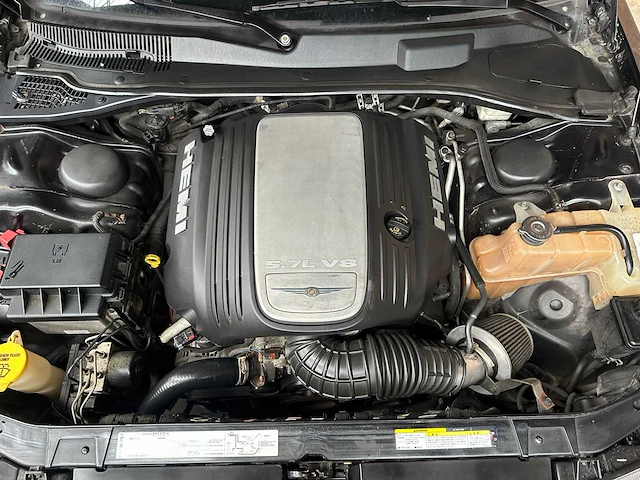 Chrysler 300c hemi 5.7 v8 340pk 2006 youngtimer - afbeelding 38 van  44