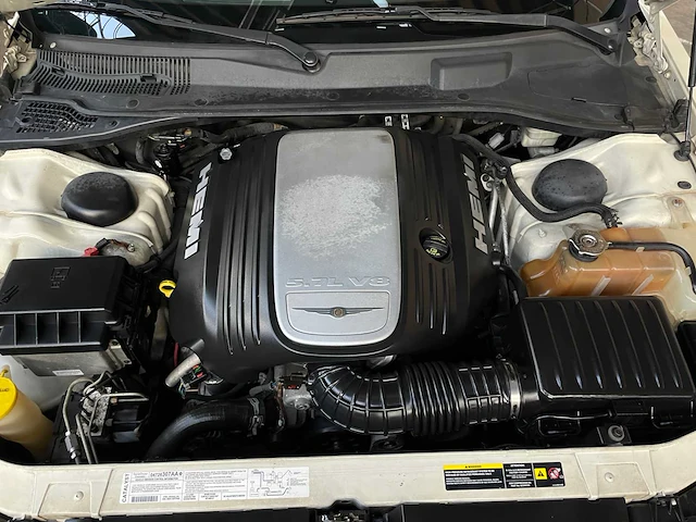 Chrysler 300c hemi 5.7 v8 340pk 2006 youngtimer - afbeelding 37 van  38