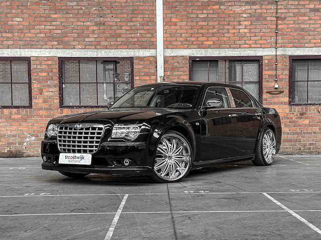 Chrysler 300c hemi 5.7 v8 340pk 2006 youngtimer - afbeelding 1 van  44