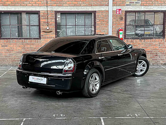 Chrysler 300c hemi 5.7 v8 340pk 2006 youngtimer - afbeelding 4 van  40