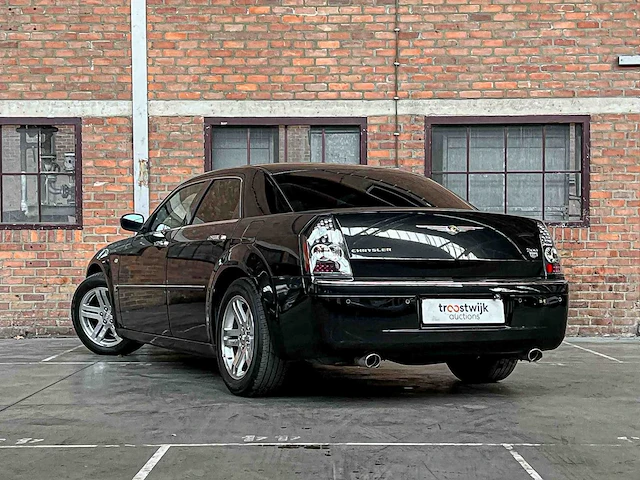 Chrysler 300c hemi 5.7 v8 340pk 2006 youngtimer - afbeelding 7 van  40