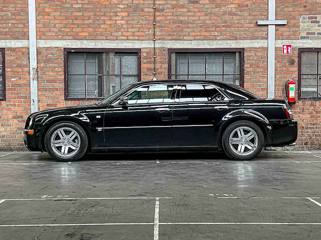 Chrysler 300c hemi 5.7 v8 340pk 2006 youngtimer - afbeelding 9 van  40