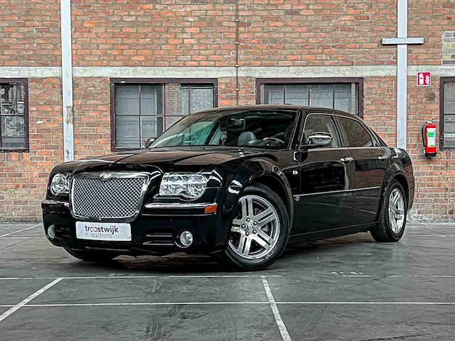 Chrysler 300c hemi 5.7 v8 340pk 2006 youngtimer - afbeelding 1 van  40
