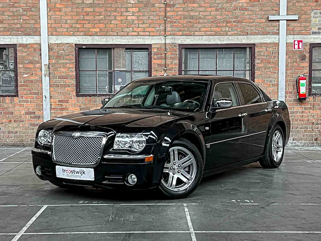 Chrysler 300c hemi 5.7 v8 340pk 2006 youngtimer - afbeelding 12 van  40
