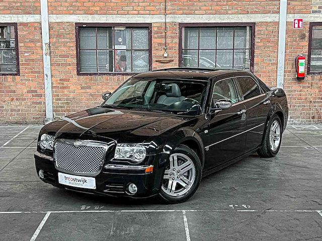 Chrysler 300c hemi 5.7 v8 340pk 2006 youngtimer - afbeelding 34 van  40