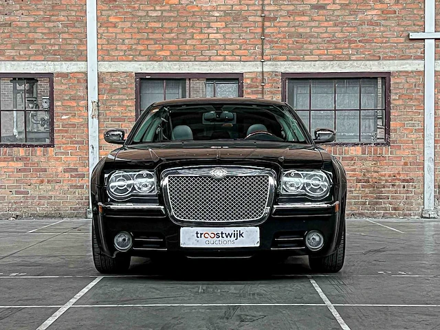 Chrysler 300c hemi 5.7 v8 340pk 2006 youngtimer - afbeelding 36 van  40