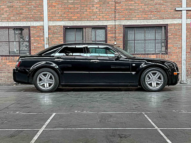 Chrysler 300c hemi 5.7 v8 340pk 2006 youngtimer - afbeelding 40 van  40