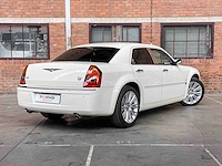Chrysler 300c hemi 5.7 v8 340pk 2006 youngtimer - afbeelding 2 van  38
