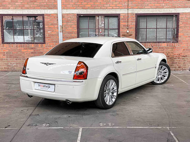 Chrysler 300c hemi 5.7 v8 340pk 2006 youngtimer - afbeelding 3 van  38