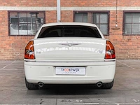 Chrysler 300c hemi 5.7 v8 340pk 2006 youngtimer - afbeelding 4 van  38