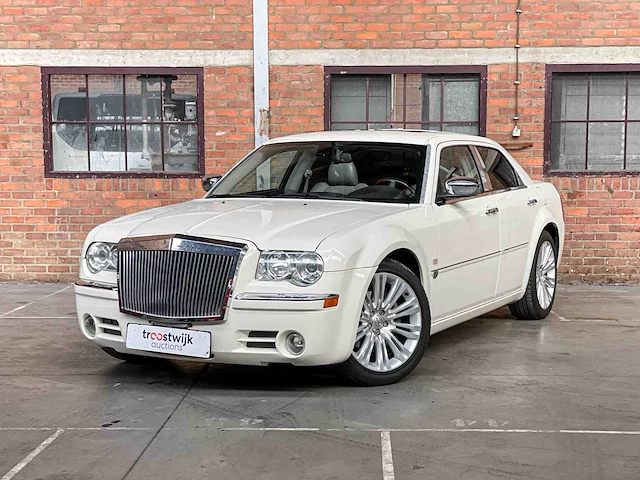 Chrysler 300c hemi 5.7 v8 340pk 2006 youngtimer - afbeelding 1 van  38