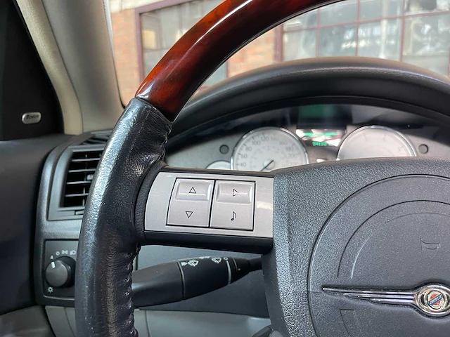 Chrysler 300c hemi 5.7 v8 340pk 2006 youngtimer - afbeelding 14 van  38