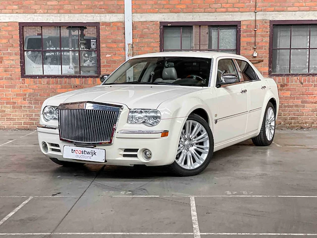 Chrysler 300c hemi 5.7 v8 340pk 2006 youngtimer - afbeelding 23 van  38