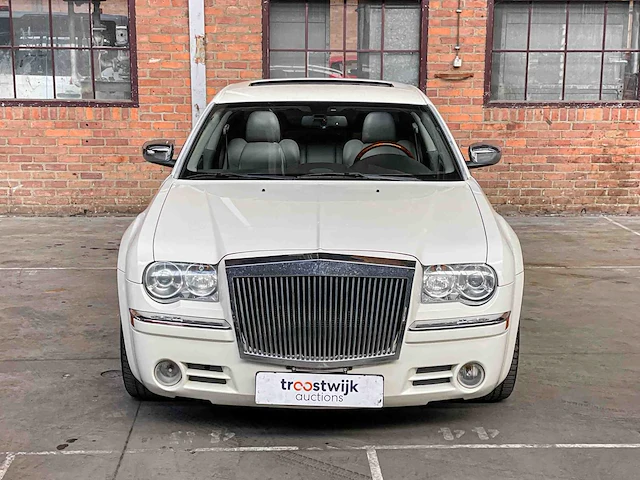 Chrysler 300c hemi 5.7 v8 340pk 2006 youngtimer - afbeelding 35 van  38