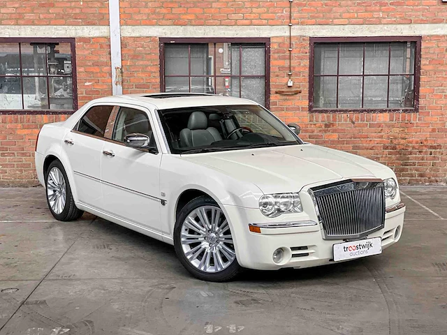 Chrysler 300c hemi 5.7 v8 340pk 2006 youngtimer - afbeelding 37 van  38