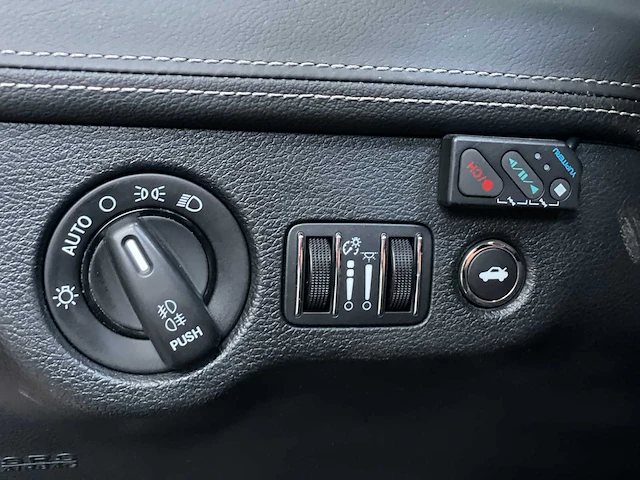 Chrysler 300c ld hemi facelift 5.7 v8 367pk 2014 - afbeelding 23 van  49