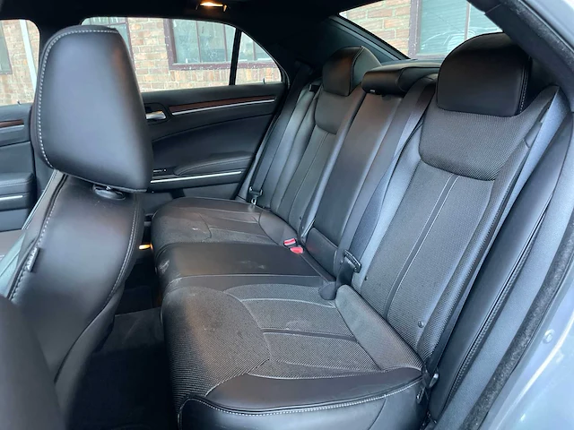 Chrysler 300c ld hemi facelift 5.7 v8 367pk 2014 - afbeelding 38 van  49