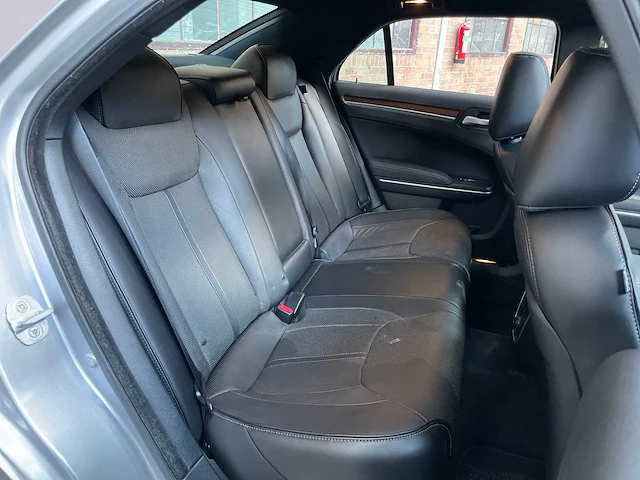 Chrysler 300c ld hemi facelift 5.7 v8 367pk 2014 - afbeelding 46 van  49