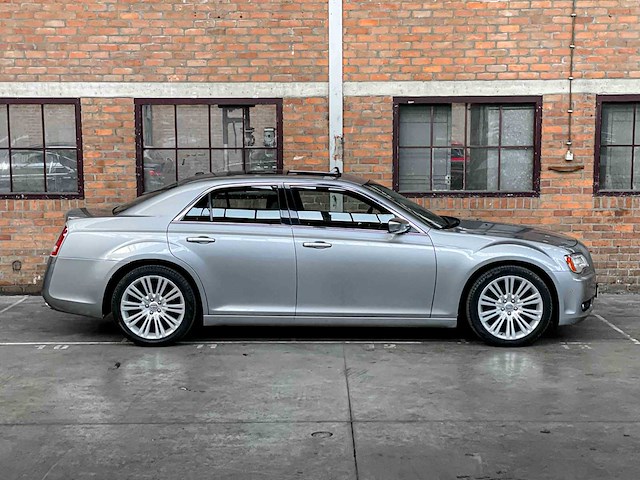 Chrysler 300c ld hemi facelift 5.7 v8 367pk 2014 - afbeelding 2 van  49