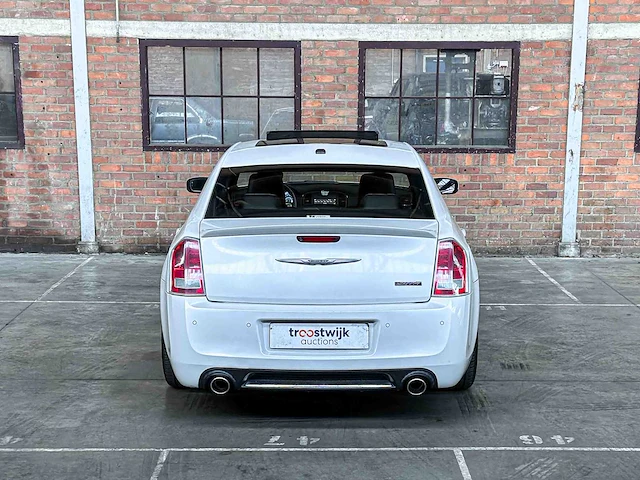 Chrysler 300c srt8 facelift 6.1 v8 477pk 2012 - afbeelding 6 van  41