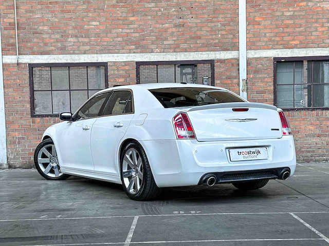 Chrysler 300c srt8 facelift 6.1 v8 477pk 2012 - afbeelding 7 van  41
