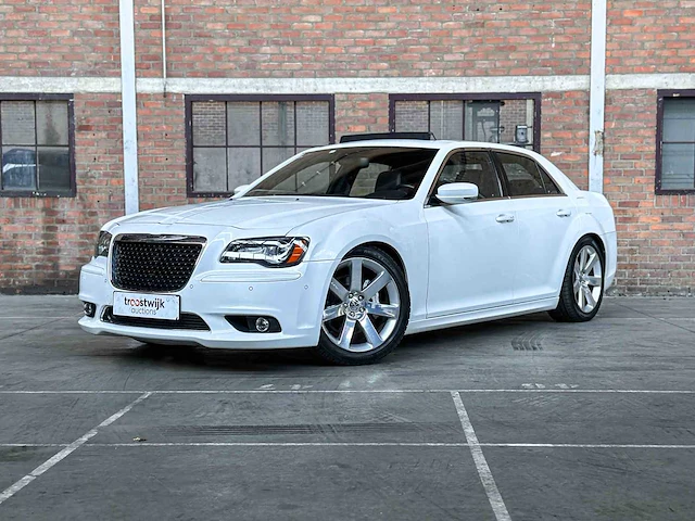 Chrysler 300c srt8 facelift 6.1 v8 477pk 2012 - afbeelding 1 van  41