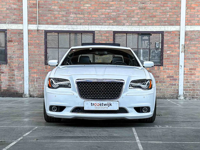 Chrysler 300c srt8 facelift 6.1 v8 477pk 2012 - afbeelding 37 van  41
