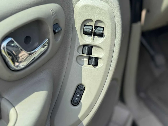 Chrysler grand voyager , 10-sb-rd - afbeelding 16 van  19