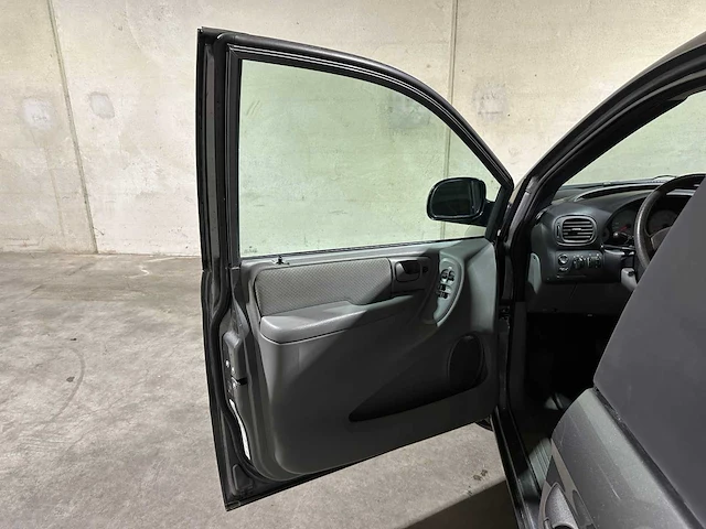Chrysler grand voyager 3.3i se 174pk 2008, 71-vlt-9 - afbeelding 18 van  32