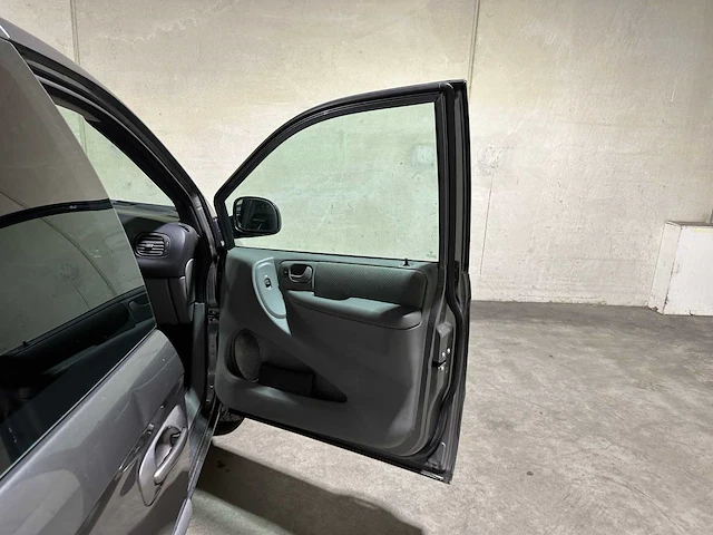 Chrysler grand voyager 3.3i se 174pk 2008, 71-vlt-9 - afbeelding 20 van  32