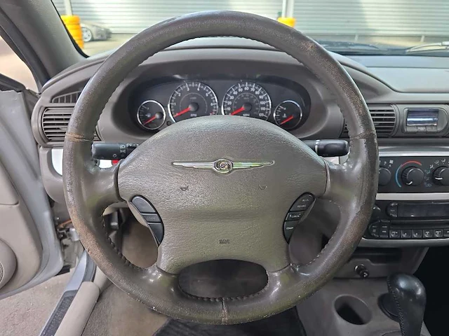 Chrysler sebring cabrio 2.7 limited , 40-ngx-8 - afbeelding 12 van  16