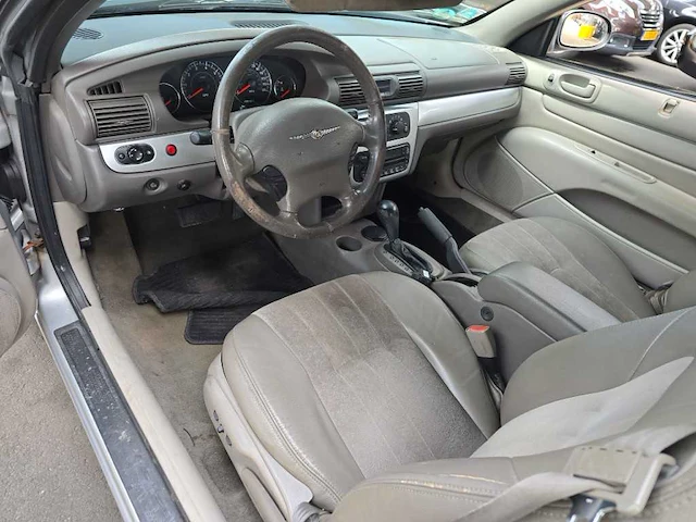 Chrysler sebring cabrio 2.7 limited , 40-ngx-8 - afbeelding 15 van  16