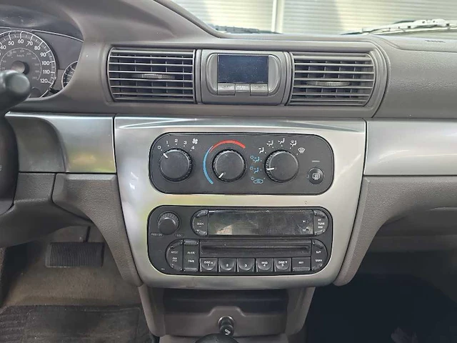 Chrysler sebring cabrio 2.7 limited , 40-ngx-8 - afbeelding 11 van  16