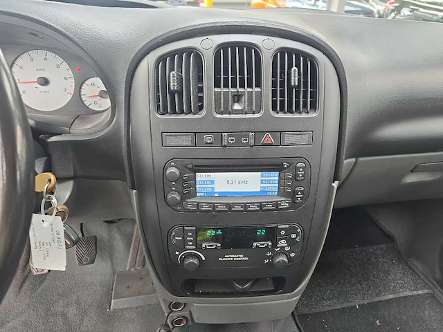 Chrysler voyager 2.4i business edition 7 persoons 2007 | 08-xg-fj - afbeelding 16 van  17