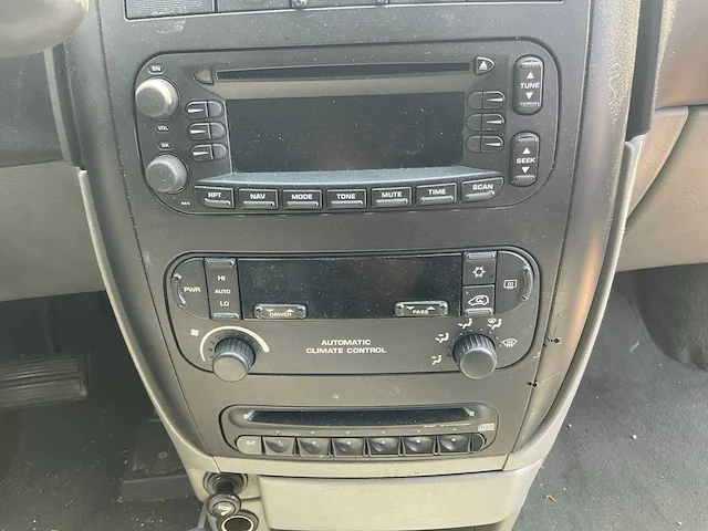 Chrysler voyager 49-sf-gf - afbeelding 18 van  28